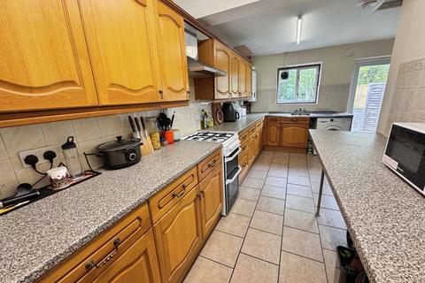 3 bedroom semi-detached house for sale, Swadling Street, Leamington Spa, Warwickshire, CV31