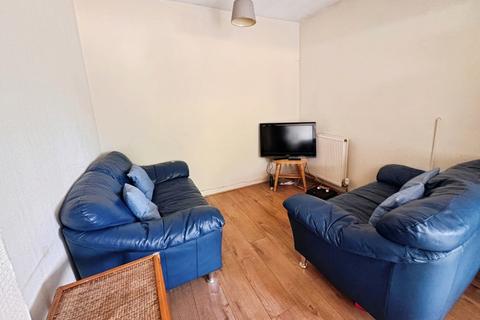 3 bedroom semi-detached house for sale, Swadling Street, Leamington Spa, Warwickshire, CV31