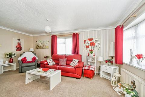 2 bedroom park home for sale, Priors Walk, St. Johns Priory, Lechlade