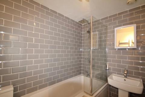 2 bedroom flat to rent, Shawbury Avenue, Kingsway, Gloucester, GL2