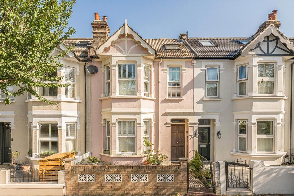 4 bedroom terraced house to rent