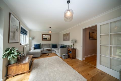 4 bedroom semi-detached house for sale, Buckingham Drive, Luton, LU2