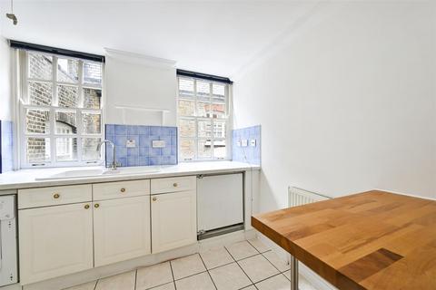 Studio to rent, 2 Carter Court, London EC4V