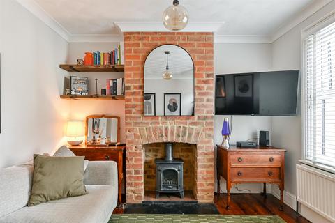 2 bedroom terraced house to rent, Chesterman Street, Reading, RG1