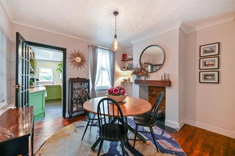 2 bedroom terraced house to rent, Chesterman Street, Reading, RG1