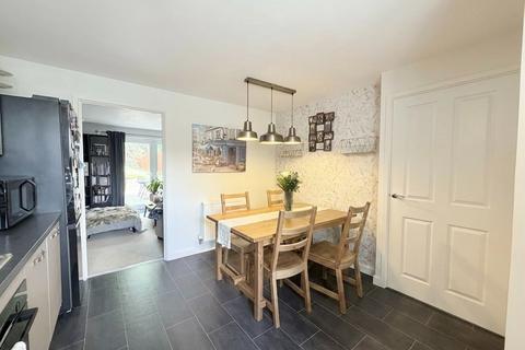 3 bedroom semi-detached house for sale, Greenhurst Crescent, Oldham, OL8 2QQ