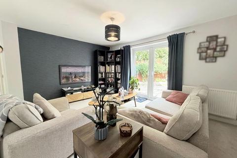 3 bedroom semi-detached house for sale, Greenhurst Crescent, Oldham, OL8 2QQ