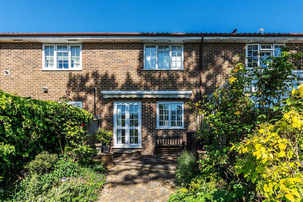 Detached house exterior, garden
