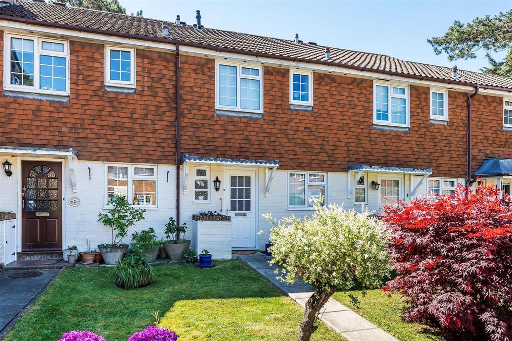 Terraced house exterior, garden