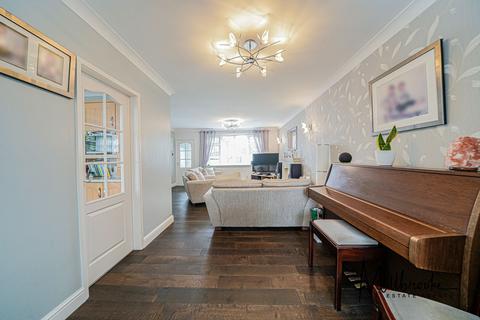 3 bedroom detached house for sale, Vicars Hall Gardens, Worsley, M28