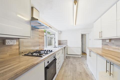 4 bedroom terraced house to rent, Oxford Street, Gloucester