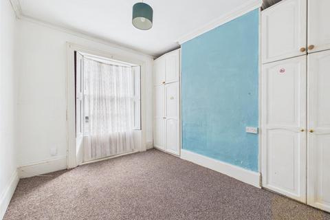 4 bedroom terraced house to rent, Oxford Street, Gloucester