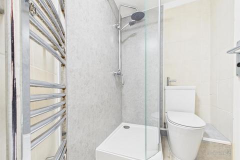 4 bedroom terraced house to rent, Oxford Street, Gloucester
