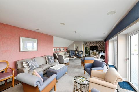 1 bedroom flat for sale, St. Edmunds Terrace, Hunstanton, Norfolk, PE36