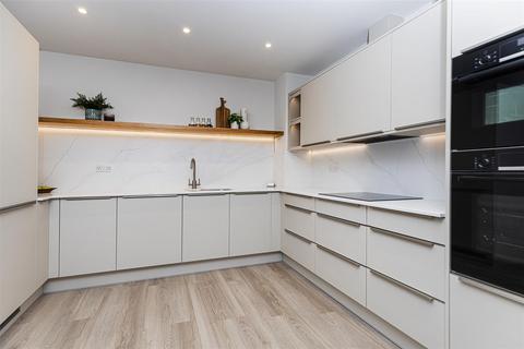 2 bedroom apartment for sale, Crowther House, Mirfield WF14