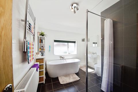 3 bedroom semi-detached house for sale, Meadow Road, Romford, RM7