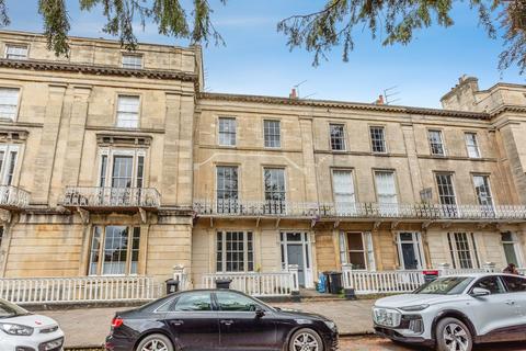 2 bedroom apartment for sale, Lansdown Place, Clifton, Bristol