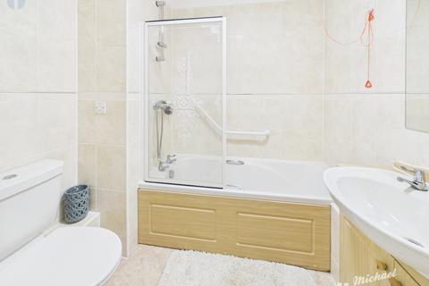1 bedroom flat for sale, Croft Road, Aylesbury