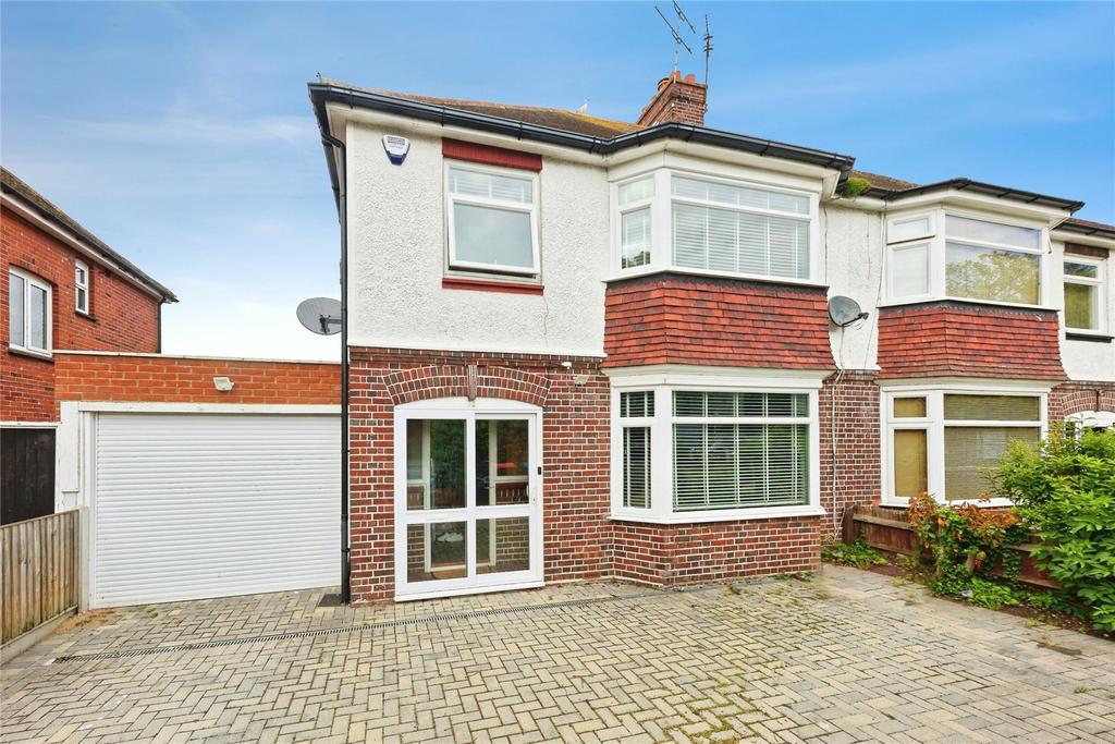 3 bedroom semi-detached house for sale