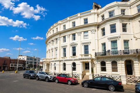 2 bedroom flat for sale, St Aubyns, Hove, BN3