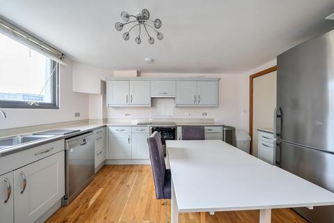 2 bedroom flat to rent, Tanner Street, London, SE1