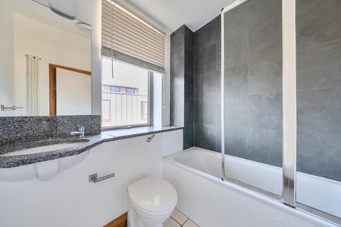 2 bedroom flat to rent, Tanner Street, London, SE1