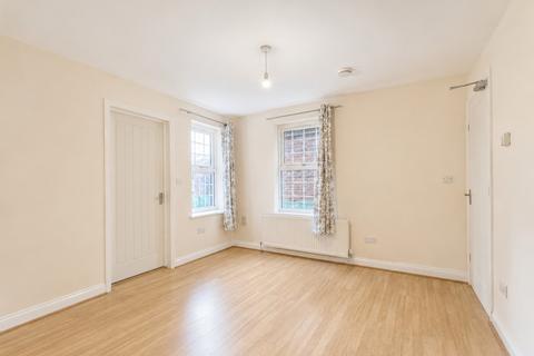 3 bedroom semi-detached house to rent, 3/4 Bed Semi-Detached, Abercromby Avenue, High Wycombe, HP12 3AX