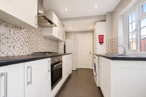 3 bedroom semi-detached house to rent, 3/4 Bed Semi-Detached, Abercromby Avenue, High Wycombe, HP12 3AX