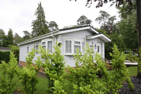 2 bedroom park home for sale, Fleet, Hampshire, GU52