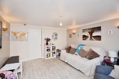 2 bedroom duplex for sale, Tiptree Crescent, Ilford, IG5