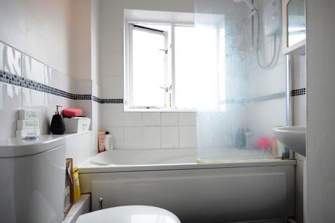 1 bedroom flat to rent, Elizabeth Court, School Road, Tilehurst, RG31