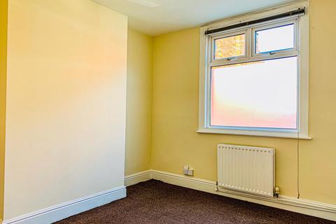 4 bedroom terraced house to rent, Dunlop Street, LINCOLN