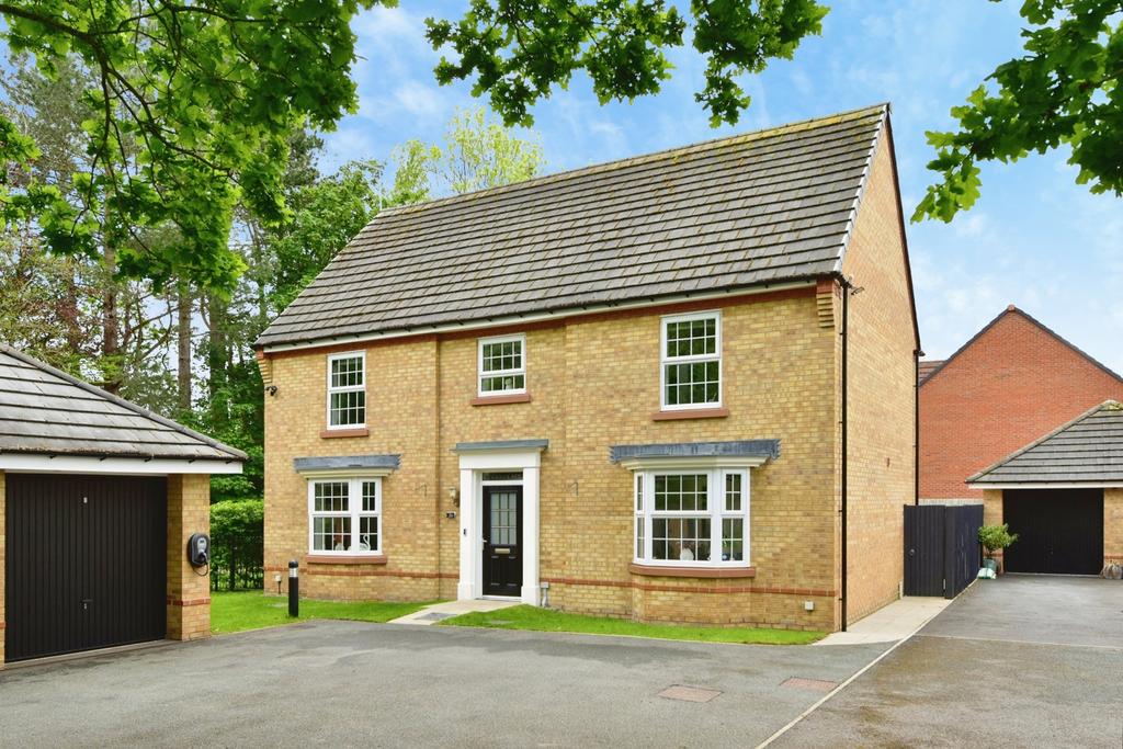 5 bedroom detached house for sale