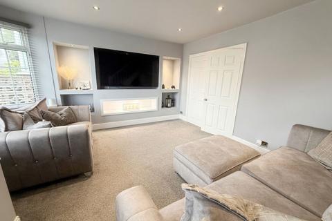 4 bedroom semi-detached house for sale, West Hill, Kimberworth, S61