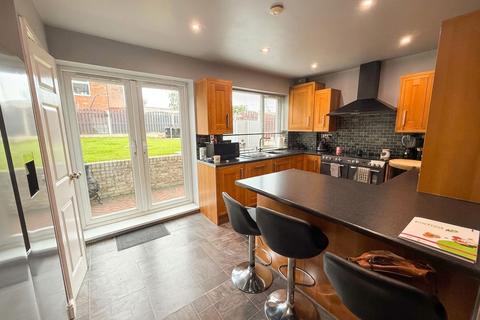 4 bedroom semi-detached house for sale, West Hill, Kimberworth, S61