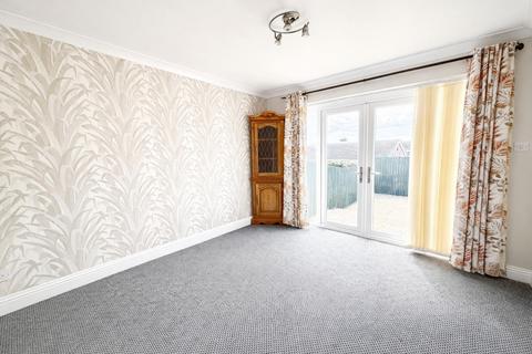 3 bedroom semi-detached house for sale, Heathmoor Way., Illingworth, Halifax