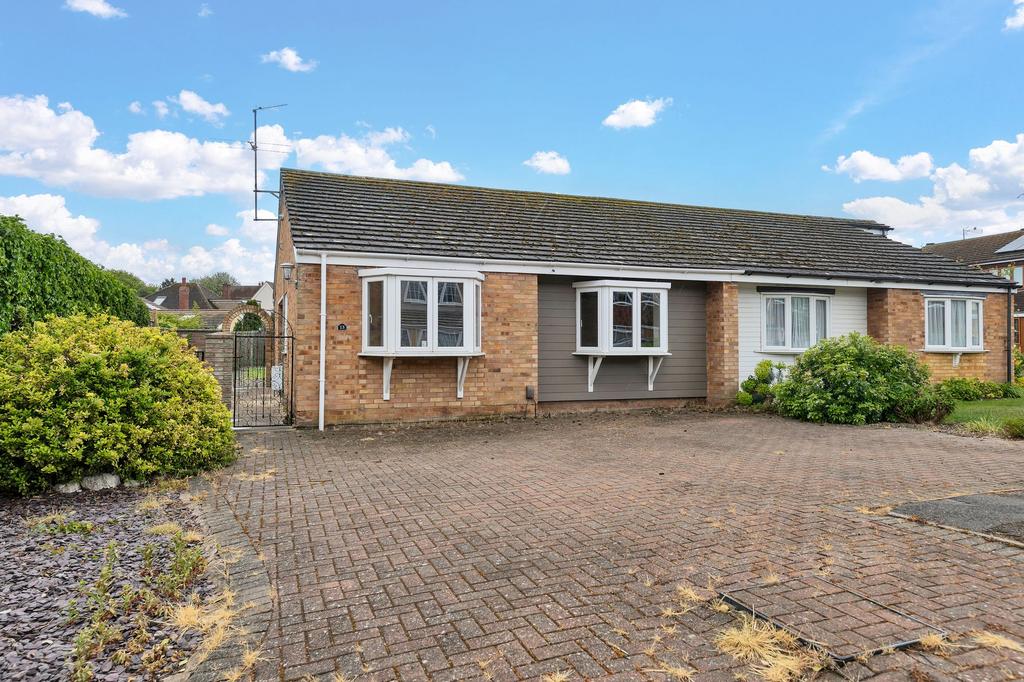 3 bedroom semi-detached bungalow for sale