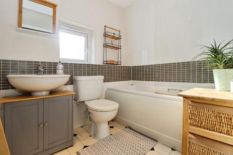 2 bedroom flat for sale, Nags Head Hill, Bristol