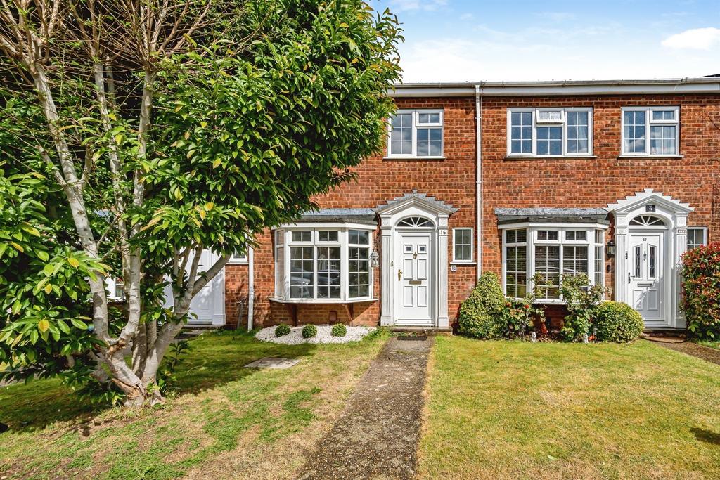 Cardinals Walk, Taplow, Maidenhead 3 bed terraced house for sale - £399,950