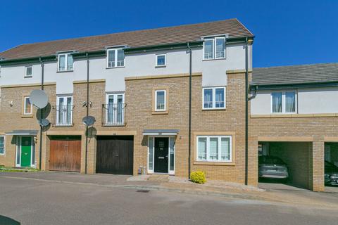 Semi-detached house - Sakura Walk, Willen Park, MK15