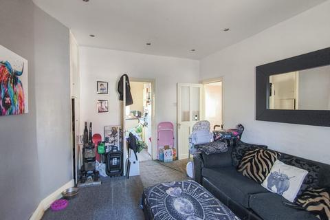 2 bedroom flat for sale, Pottersway, Gateshead NE9