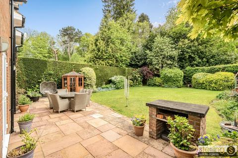 5 bedroom detached house for sale, Chipperfield Road, Bovingdon