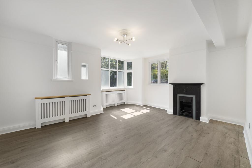 Apartment in London, London Borough of Brent - View 5