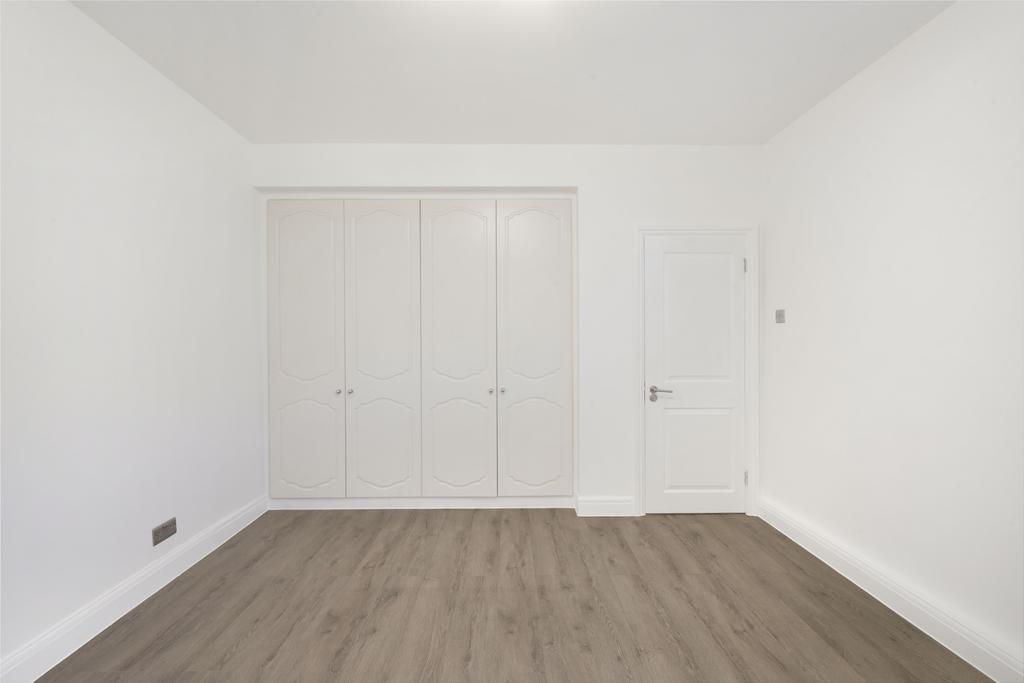 Apartment in London, London Borough of Brent - More