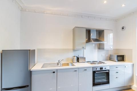 2 bedroom flat to rent, Park Avenue, Dundee DD4