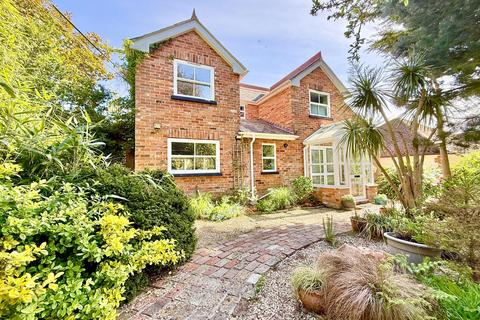 4 bedroom house for sale, 14 Chewton Common Road, Christchurch BH23