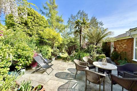 4 bedroom house for sale, 14 Chewton Common Road, Christchurch BH23