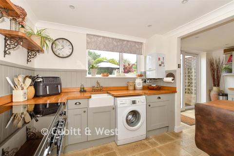 4 bedroom semi-detached house for sale, Meadow Way, Littlehampton BN17