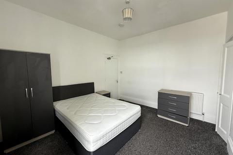 4 bedroom terraced house to rent, Mildmay Street, Plymouth PL4