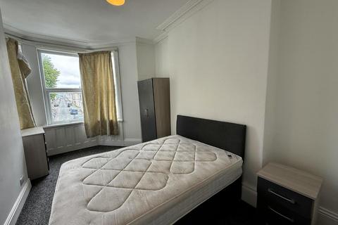 4 bedroom terraced house to rent, Mildmay Street, Plymouth PL4
